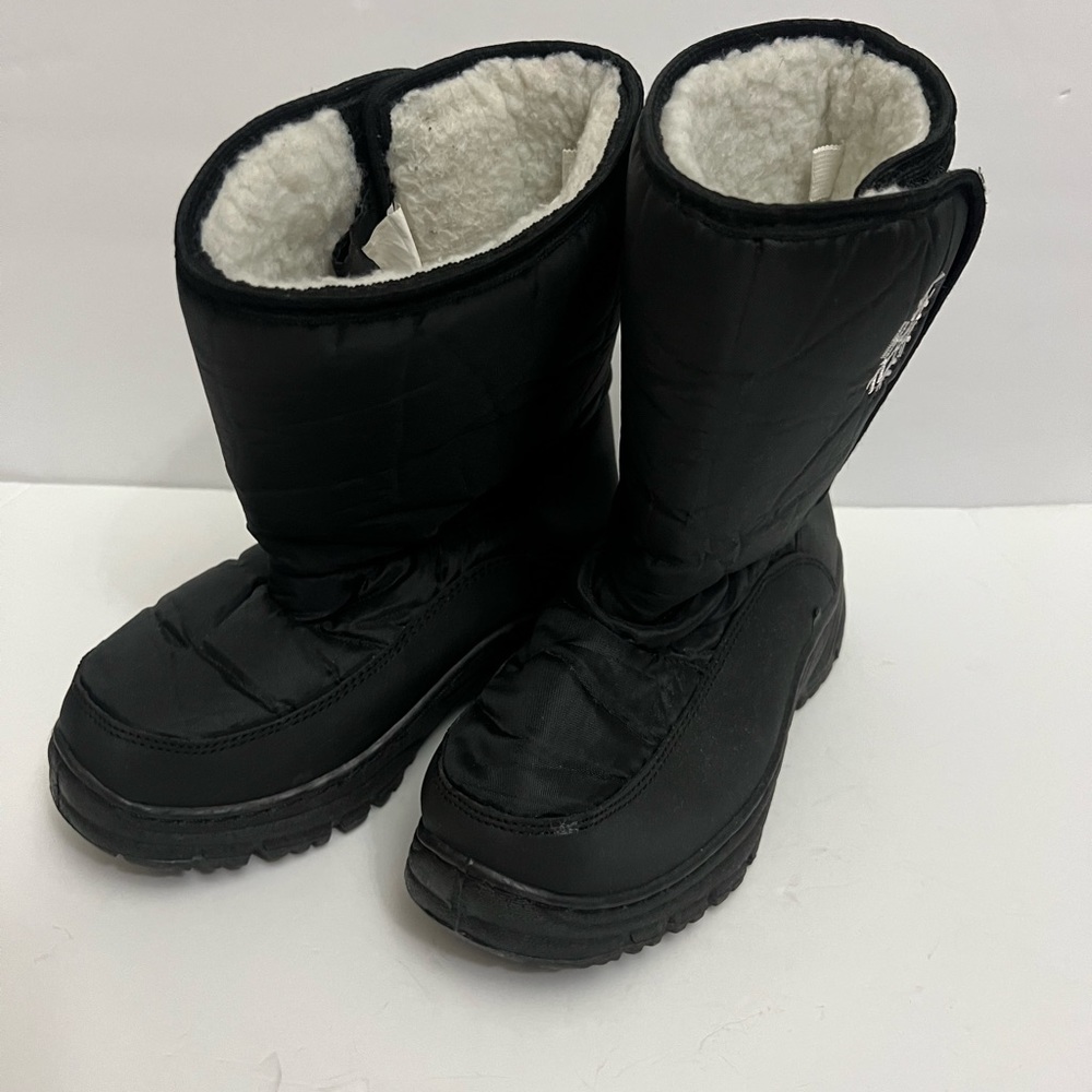 Girl snow boots size 5